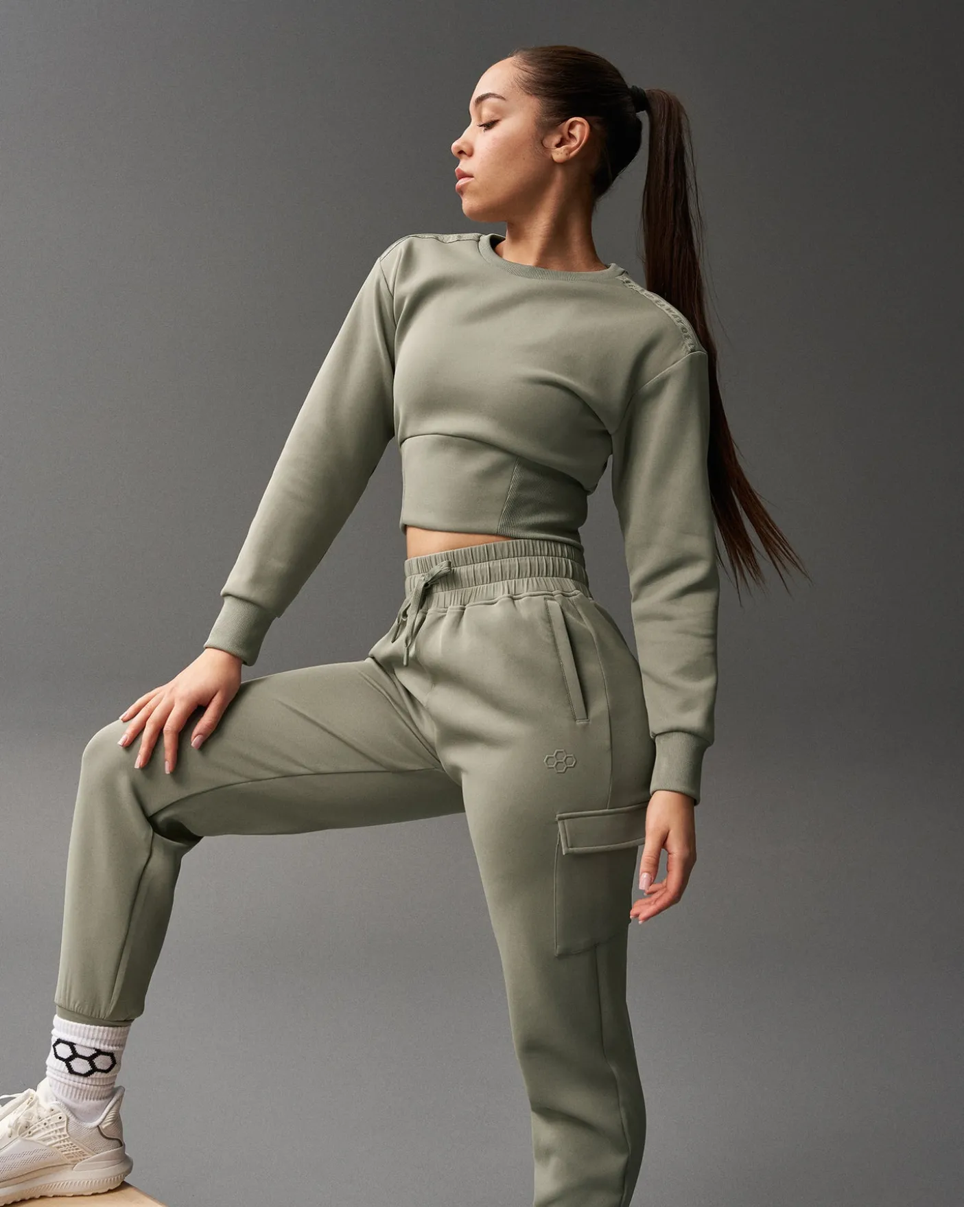 COOL-FEEL Women's Fitted Crew - Olive