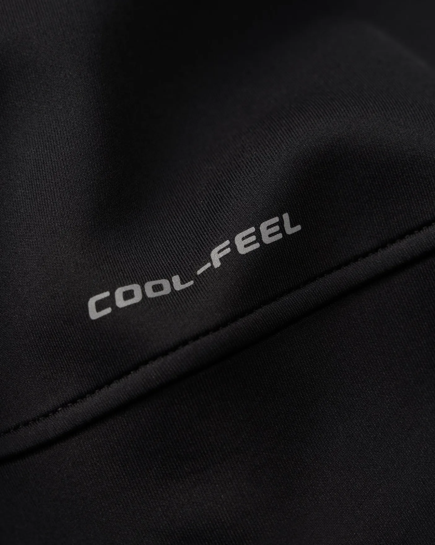 UWW Abstract Emblem Cool-Feel Hoodie